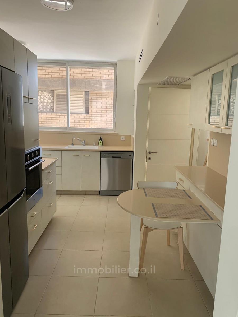 Apartamento 4 cômodos Tel Aviv Kikar Hamedina 245-IBL-1752