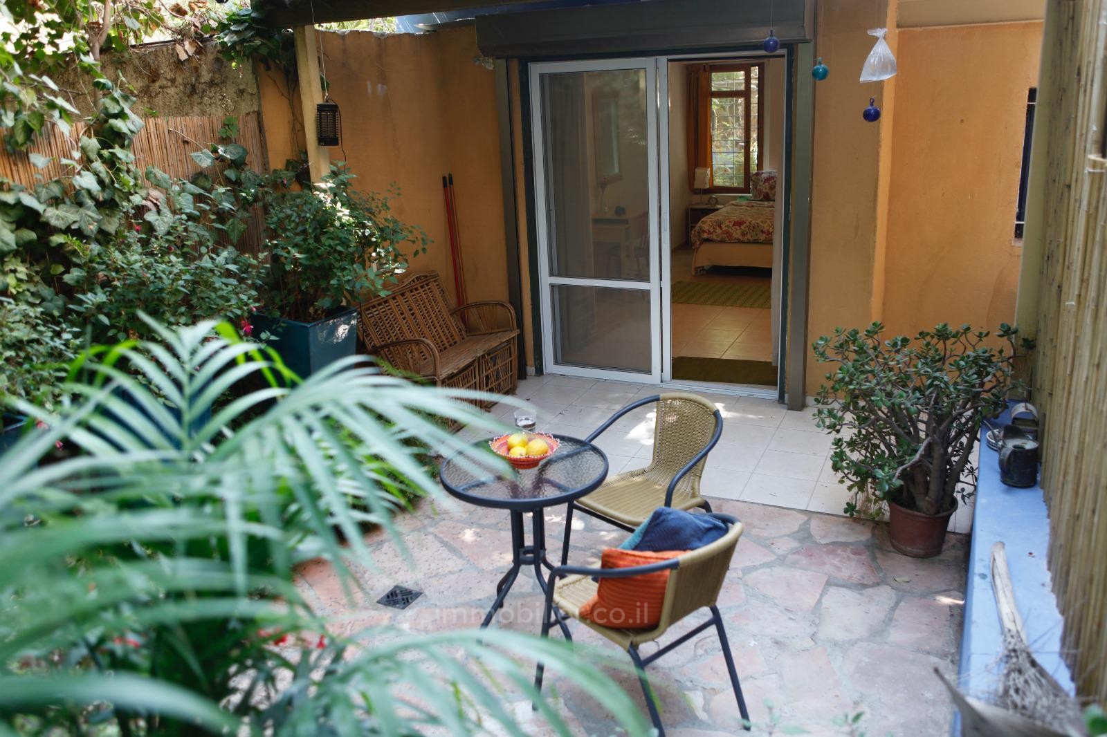 Apartamento garden 2 cômodos Jerusalém Moshava Germanit 245-IBL-1774