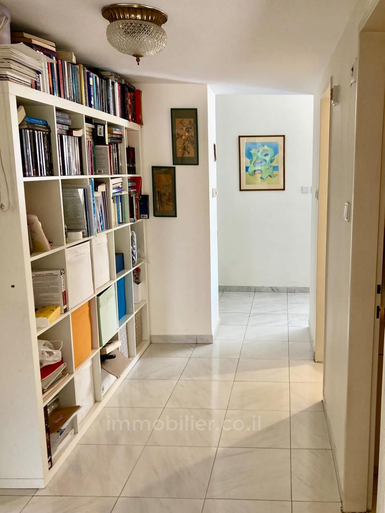 Apartamento 4 cômodos Jerusalém Moshava Germanit 245-IBL-1784