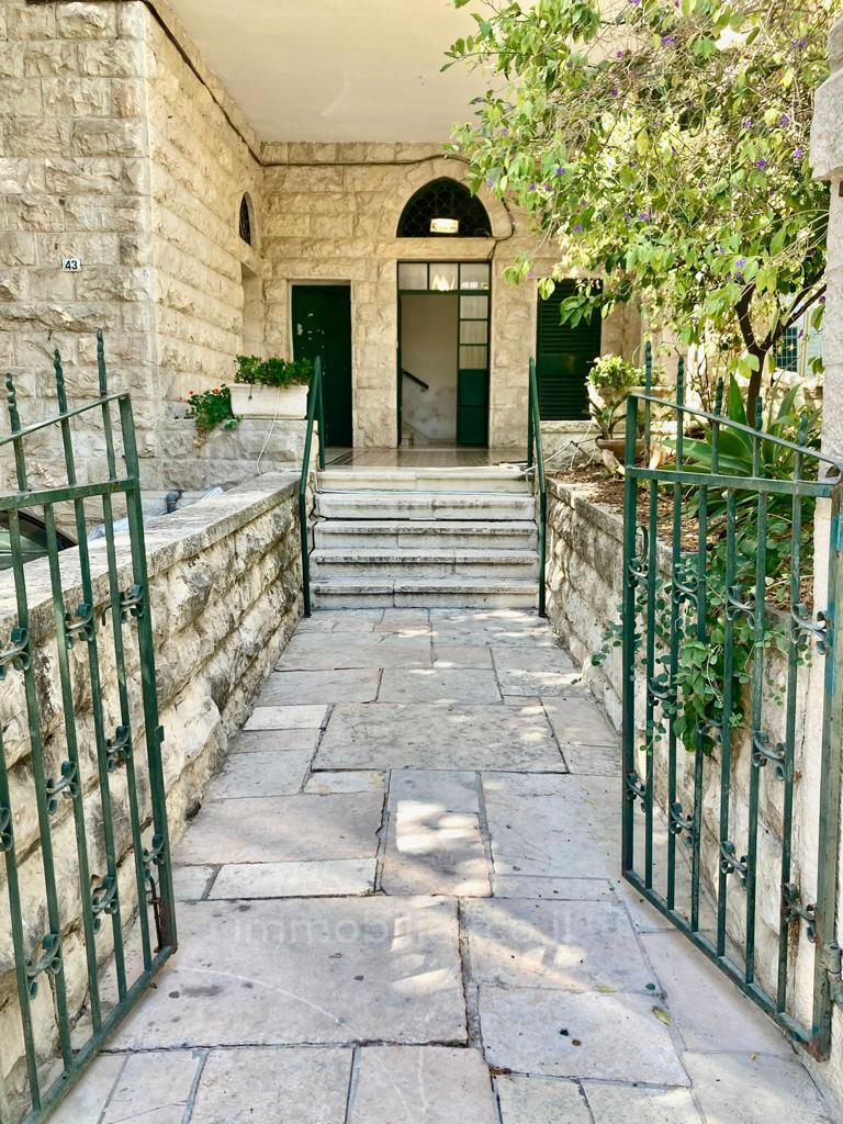 Apartamento 4 cômodos Jerusalém Moshava Germanit 245-IBL-1784