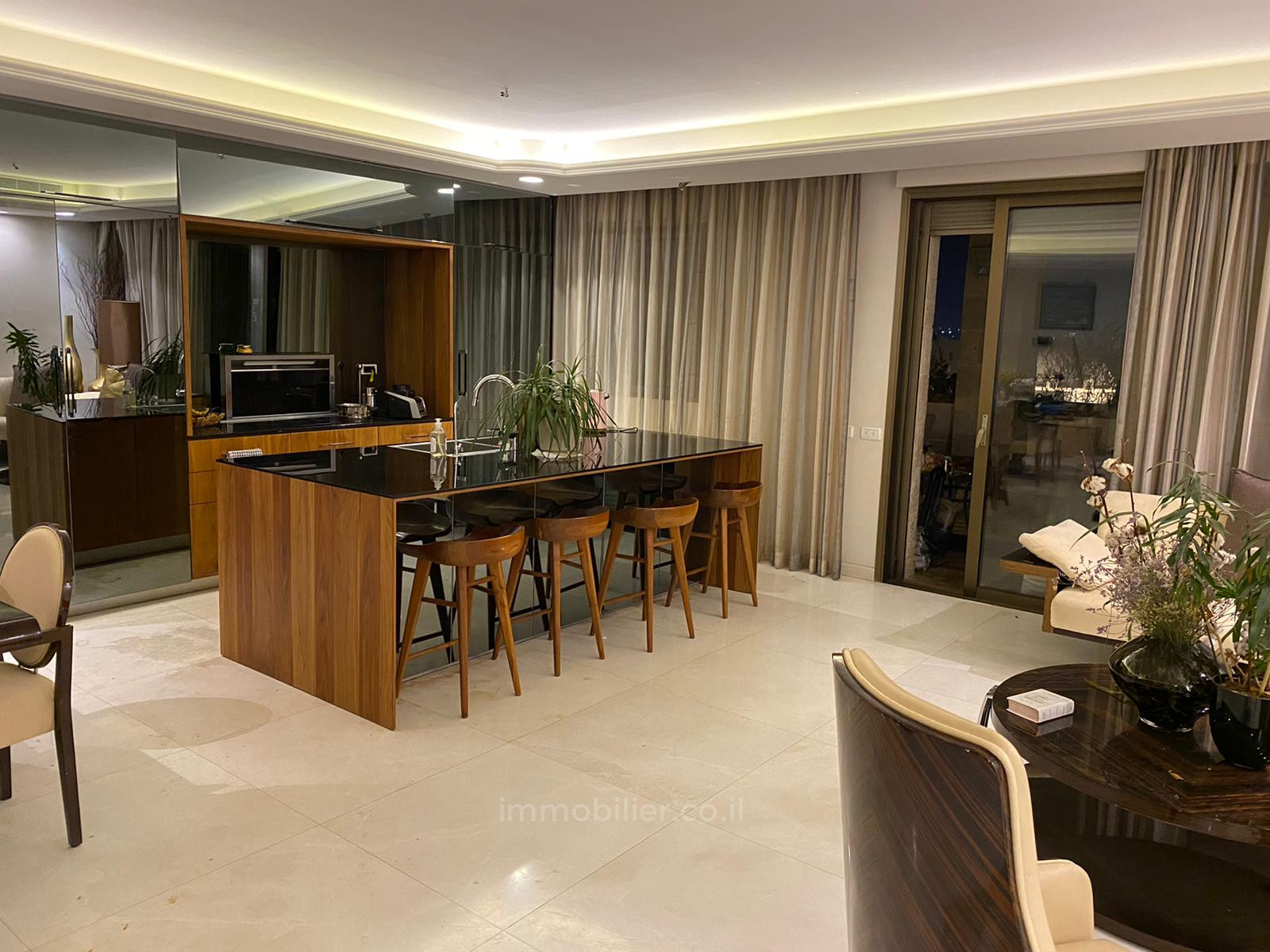 Apartamento 4 cômodos Jerusalém Talbieh 245-IBL-1798