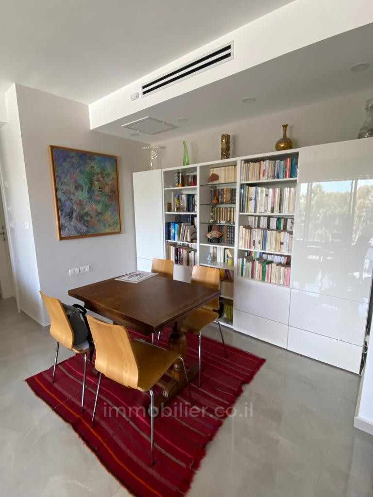 Apartamento 4 cômodos Jerusalém Baka 245-IBL-1801