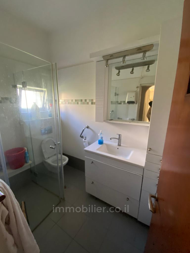 Apartamento 3 cômodos Jerusalém Moshava Germanit 245-IBL-1803
