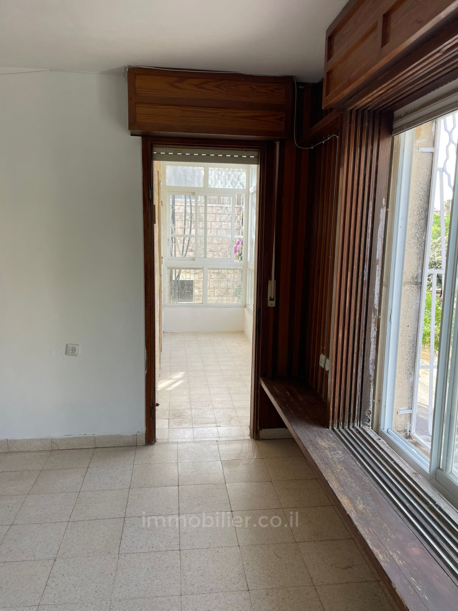 Apartamento 4 cômodos Jerusalém Baka 245-IBL-1813