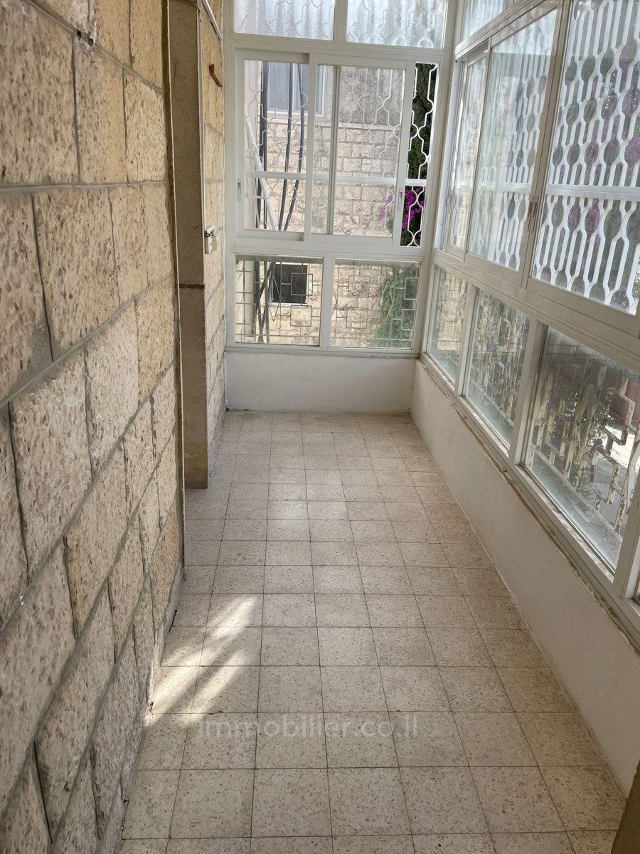 Apartamento 4 cômodos Jerusalém Baka 245-IBL-1813