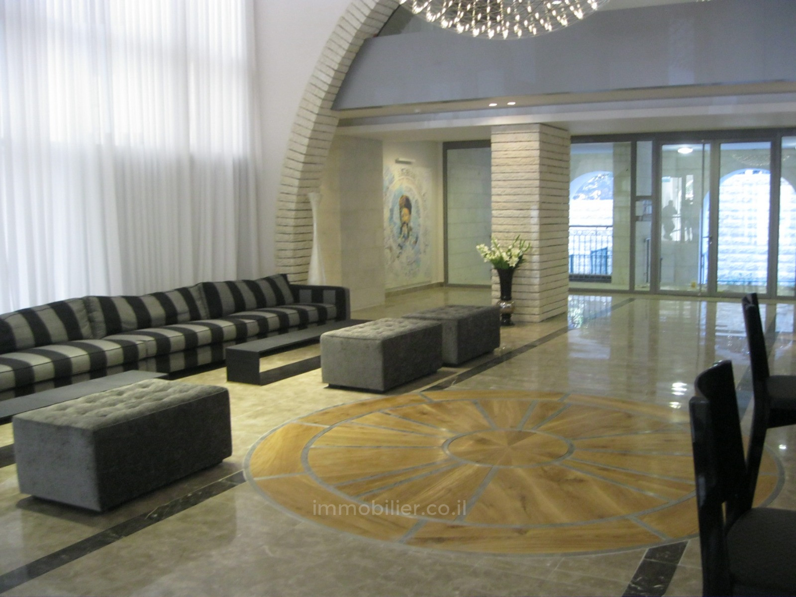 Apartamento 2.5 cômodos Jerusalém Centro da cidade 245-IBL-1818