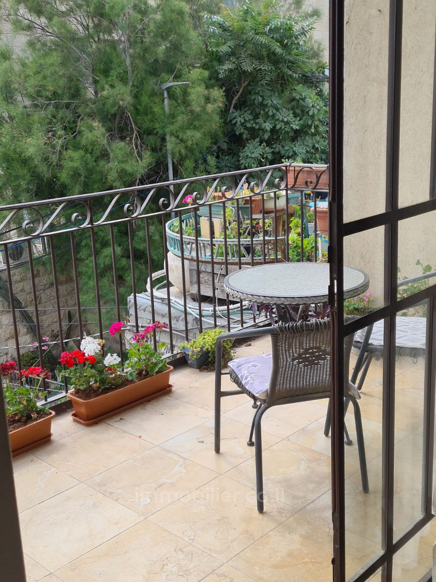 Apartamento 2 cômodos Jerusalém Abu Tor 245-IBL-1824