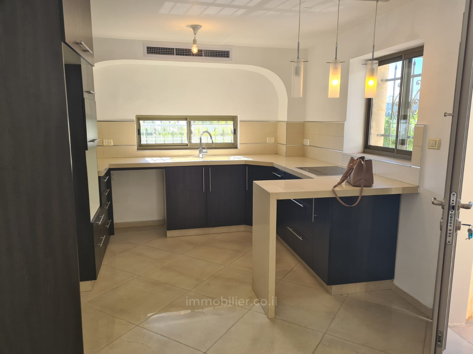 Apartamento 2.5 cômodos Jerusalém Abu Tor 245-IBL-1827