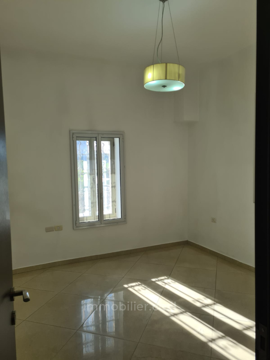 Apartamento 2.5 cômodos Jerusalém Abu Tor 245-IBL-1827