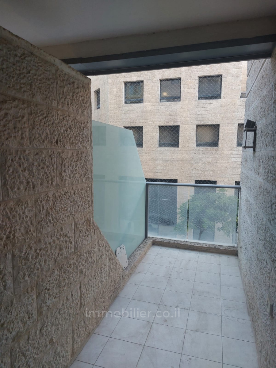 Apartamento 2.5 cômodos Jerusalém Centro da cidade 245-IBL-1830
