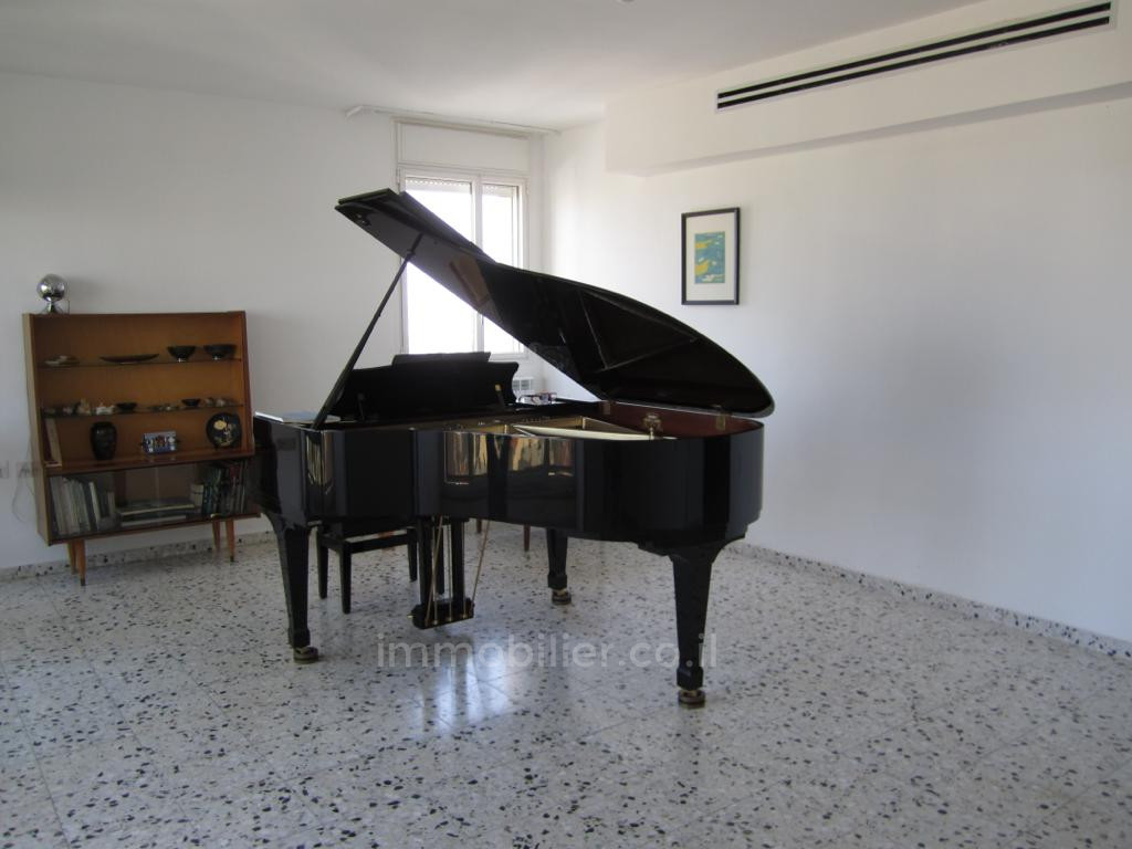 Apartamento 4 cômodos Jerusalém Chaare Hessed 245-IBL-1835