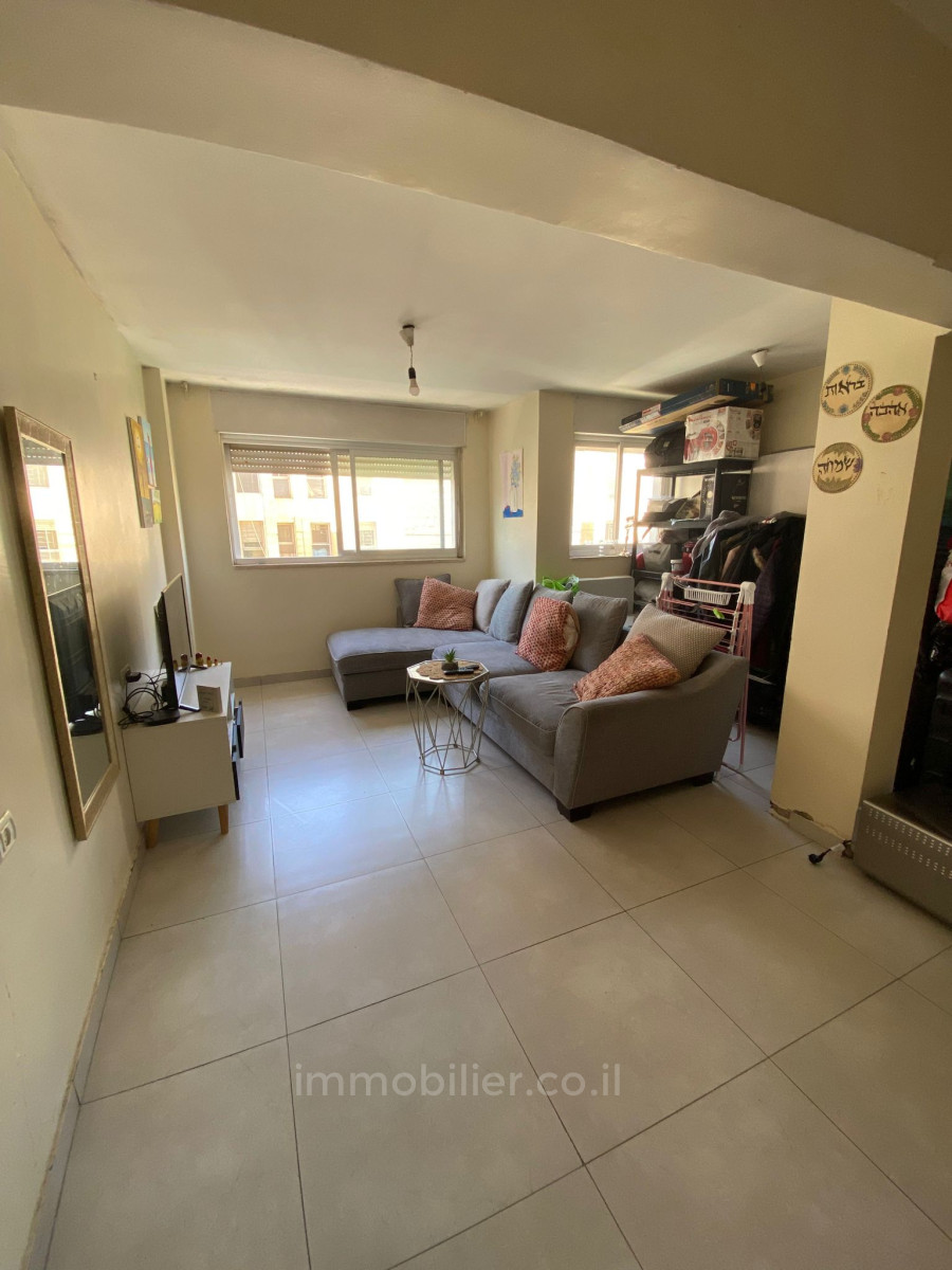Apartamento 4 cômodos Jerusalém Baka 245-IBL-1836