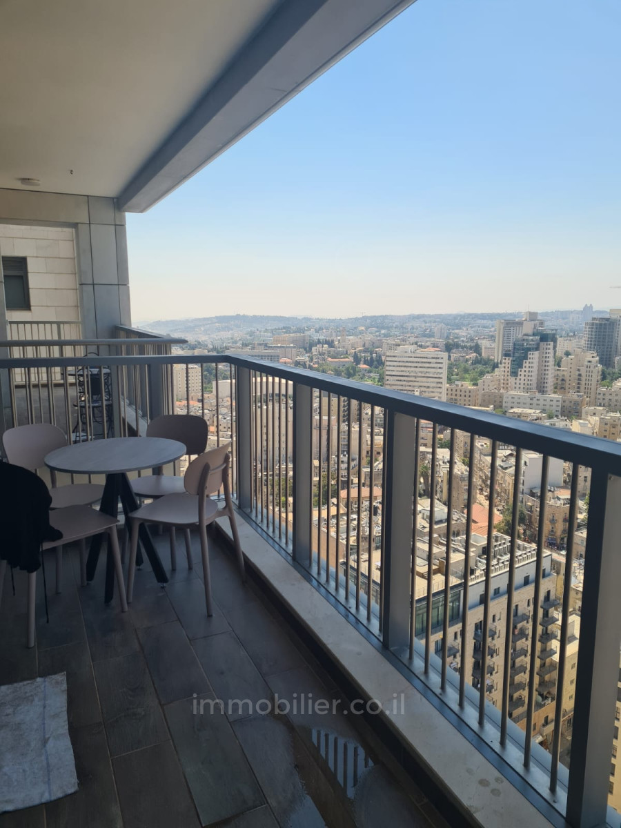 Apartamento 3 cômodos Jerusalém  245-IBL-1843