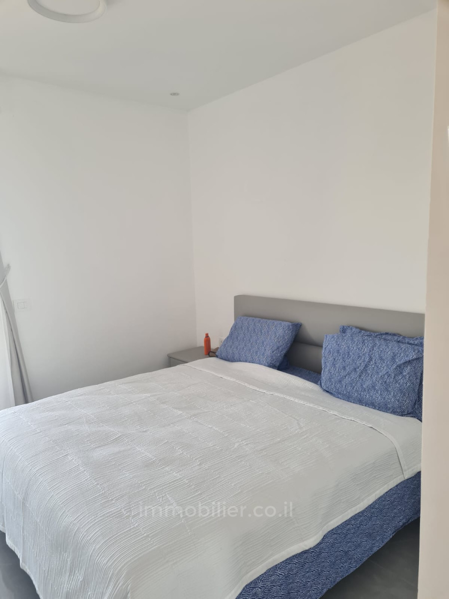 Apartamento 3 cômodos Jerusalém  245-IBL-1843
