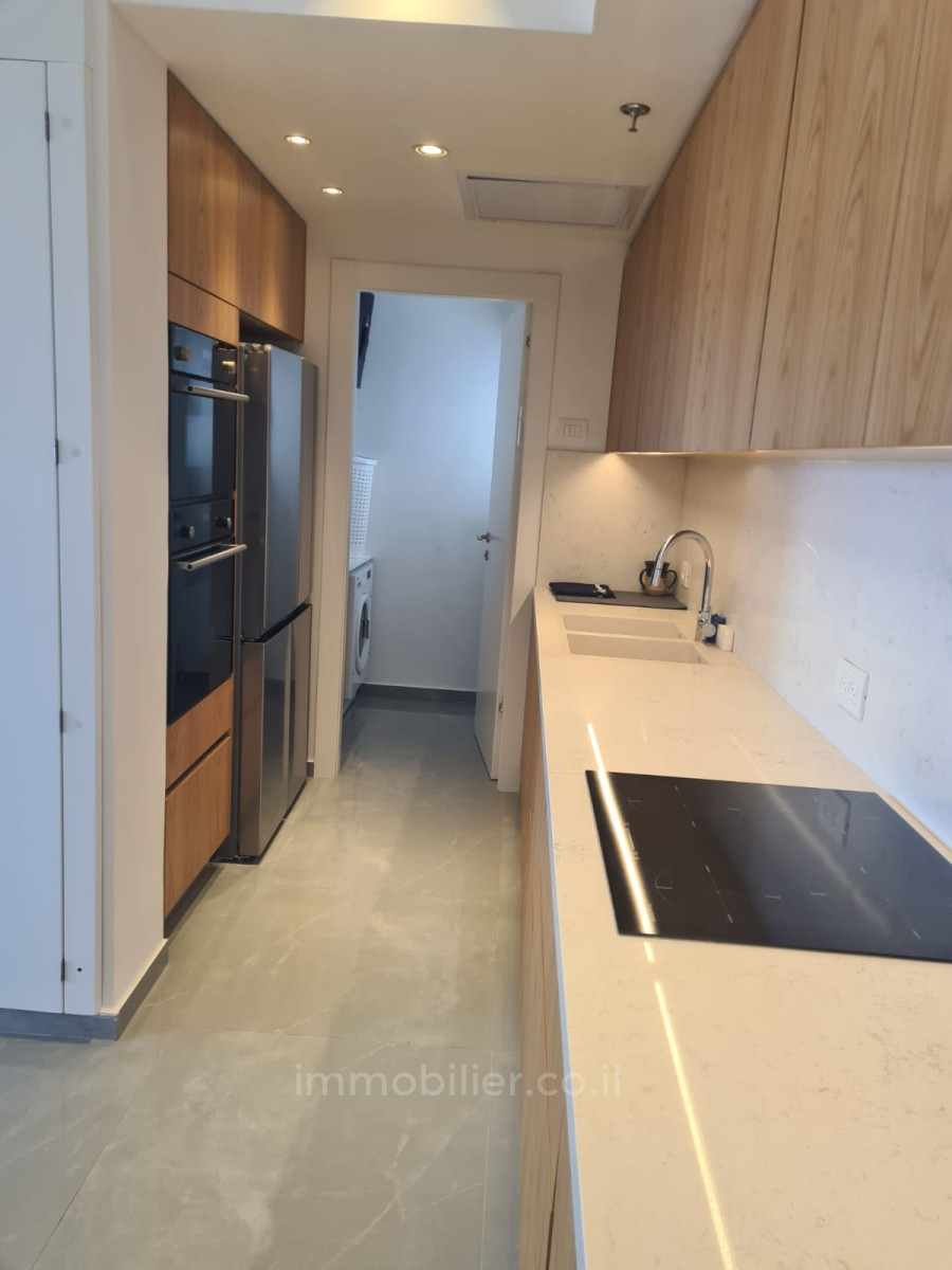 Apartamento 3 cômodos Jerusalém  245-IBL-1843