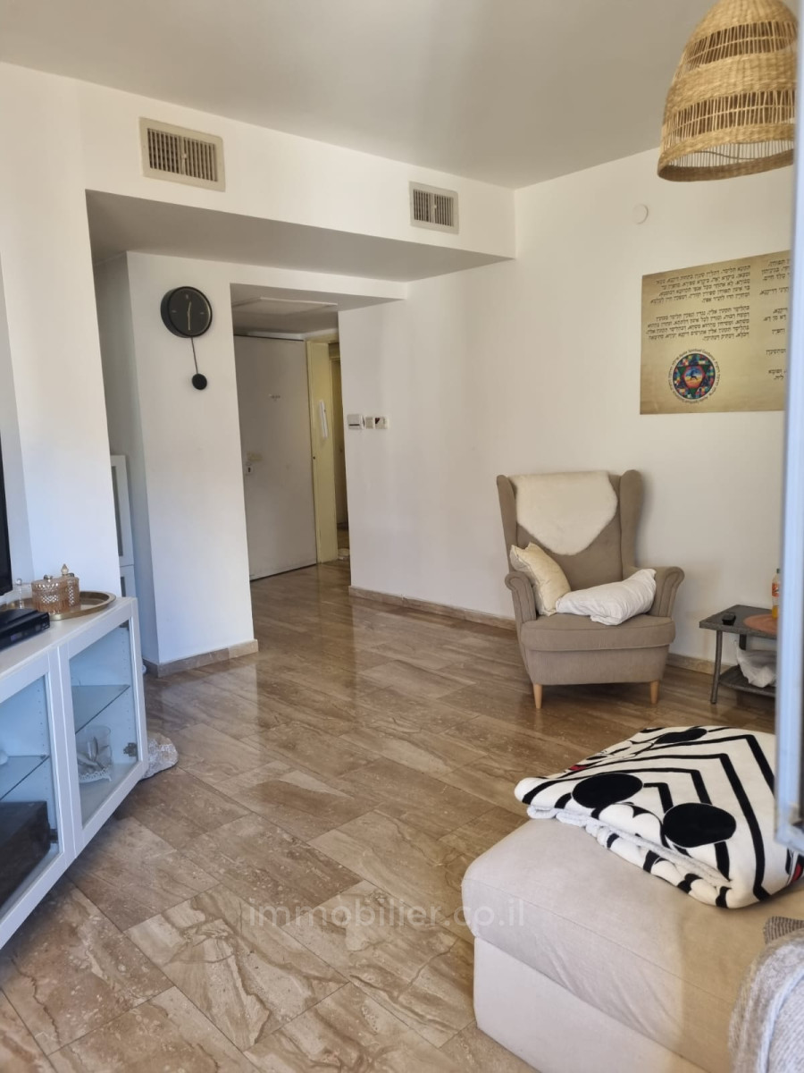 Apartamento 3 cômodos Jerusalém Centro da cidade 245-IBL-1848