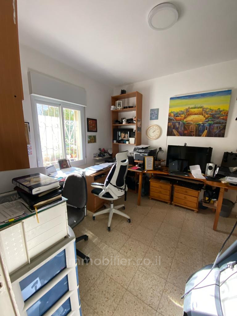 Apartamento 4 cômodos Jerusalém  245-IBL-1856