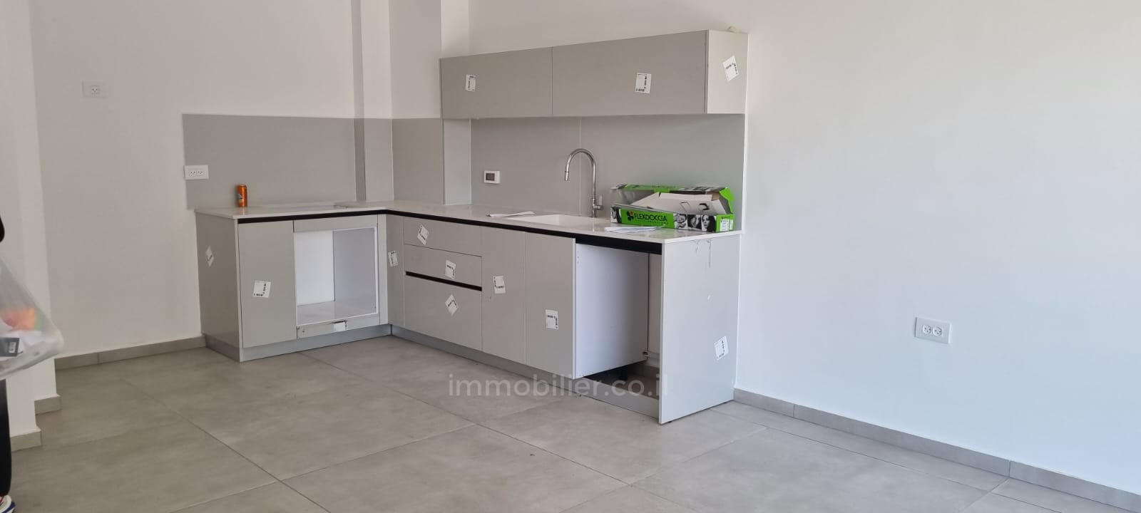 Apartamento 2 cômodos Jerusalém Centro da cidade 245-IBL-1857
