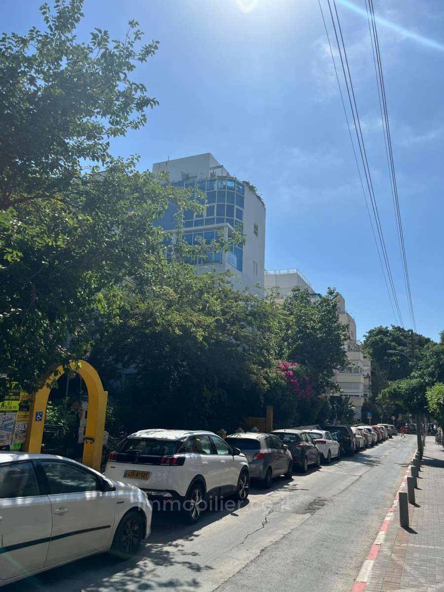 Duplex 4 cômodos Tel Aviv Lev Tel-Aviv 245-IBL-1888