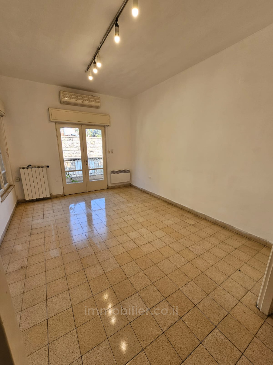 Apartamento 3 cômodos Jerusalém Rehavia 245-IBL-1889