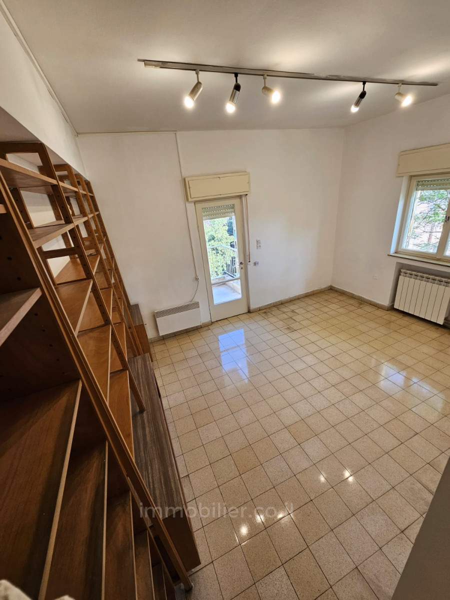 Apartamento 3 cômodos Jerusalém Rehavia 245-IBL-1889