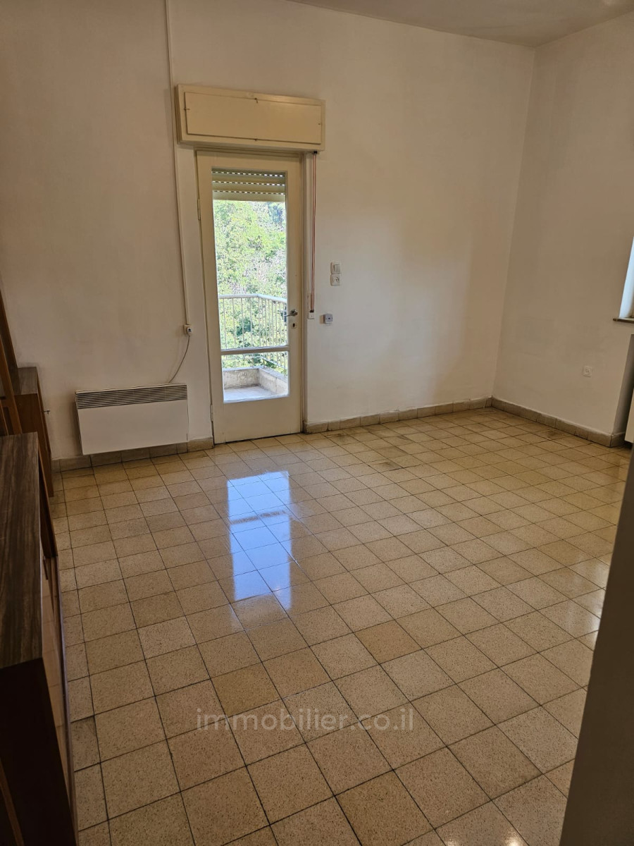 Apartamento 3 cômodos Jerusalém Rehavia 245-IBL-1889