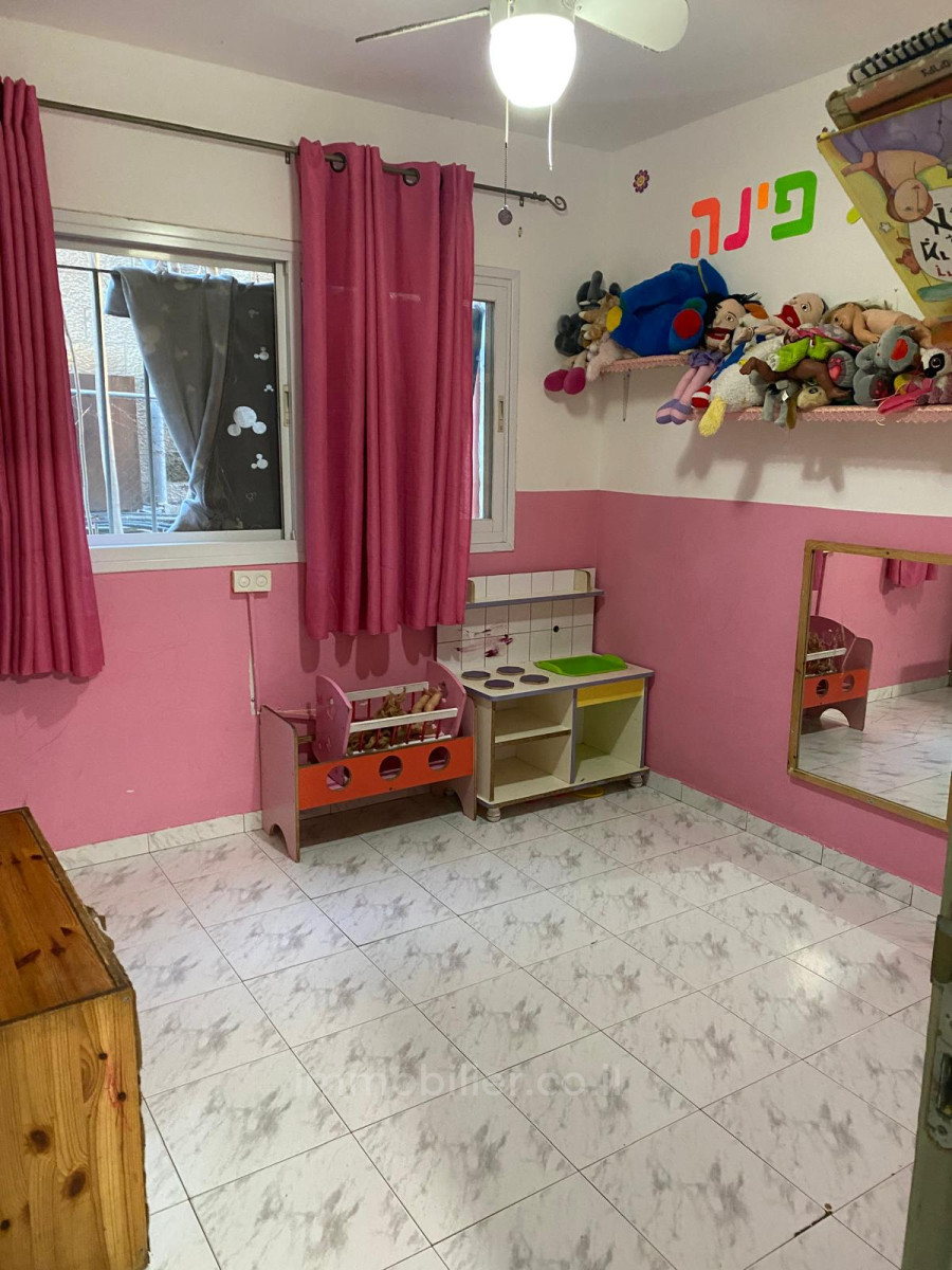 Apartamento garden 3 cômodos Jerusalém Katamon hayeshana 245-IBL-1907