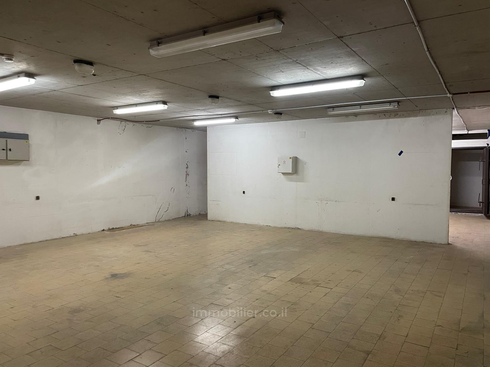 Cellar 1.5 cômodos Jerusalém Mamila 245-IBL-1927