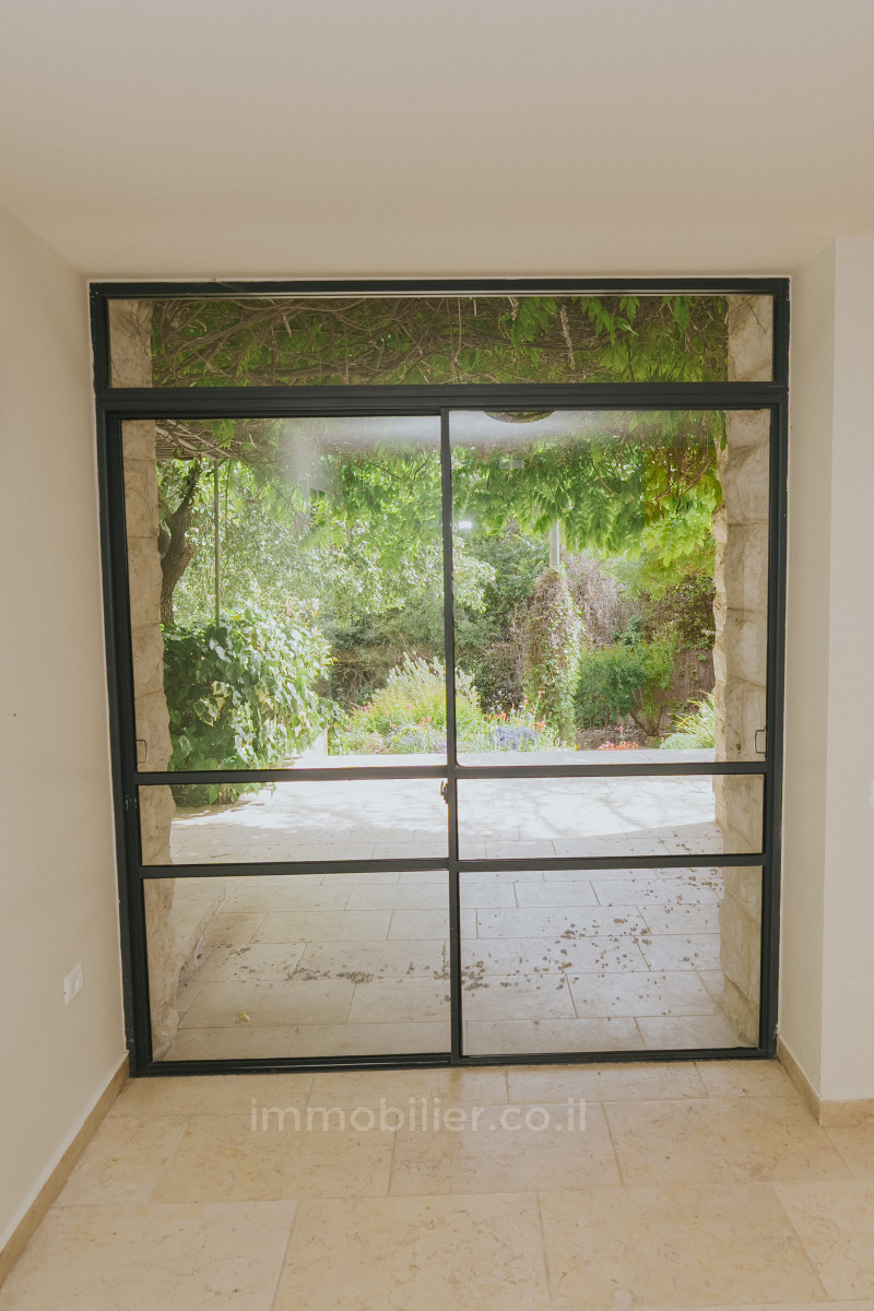 Casarão 5 cômodos Jerusalém (arredores) Shoresh 245-IBL-1933