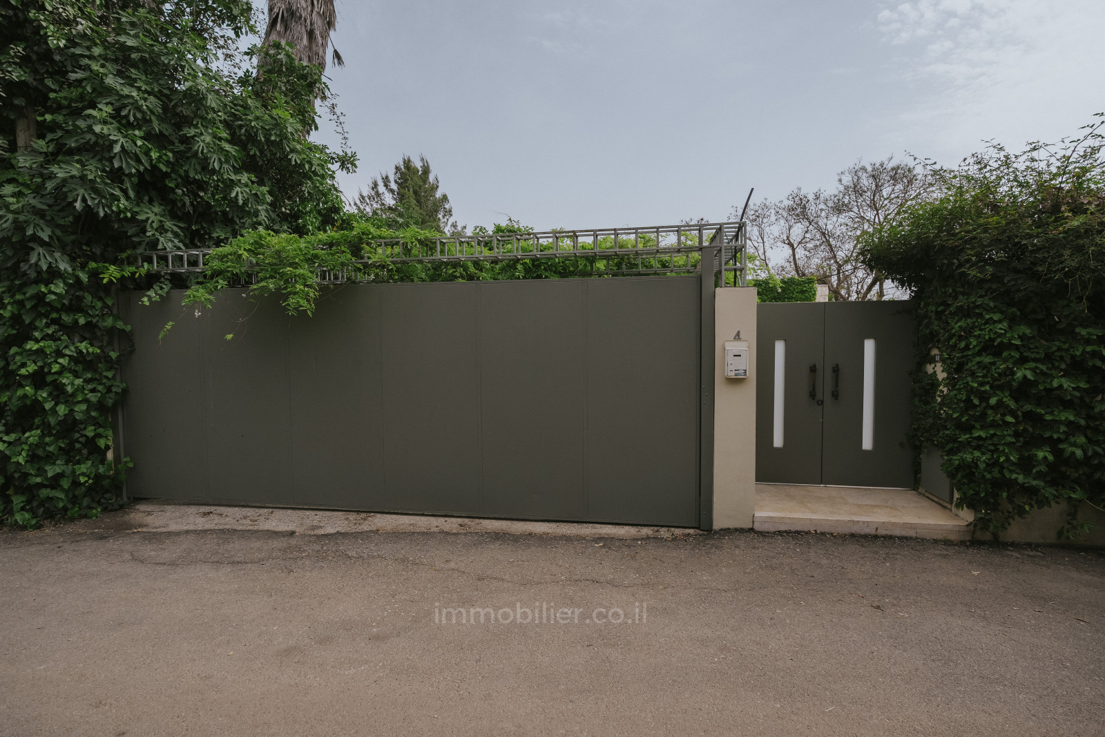 Casarão 5 cômodos Jerusalém (arredores) Shoresh 245-IBL-1933