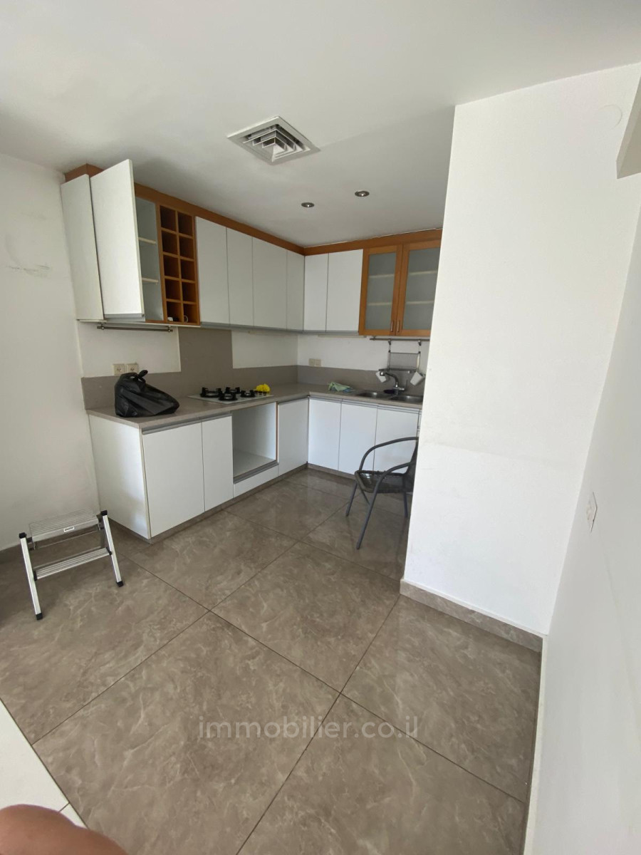 Apartamento 4 cômodos Jerusalém Baka 245-IBL-1934