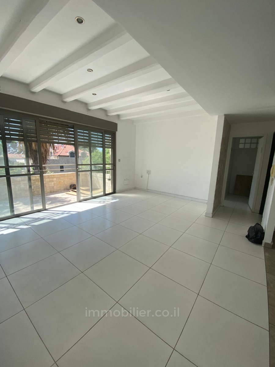 Apartamento 4 cômodos Jerusalém Baka 245-IBL-1934