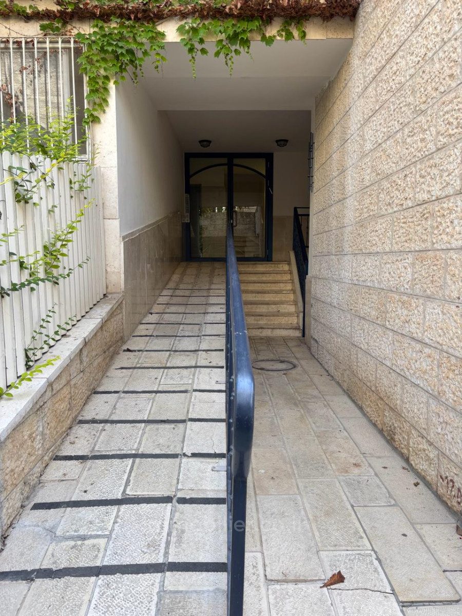 Apartamento 3 cômodos Jerusalém Moshava Germanit 245-IBL-1936