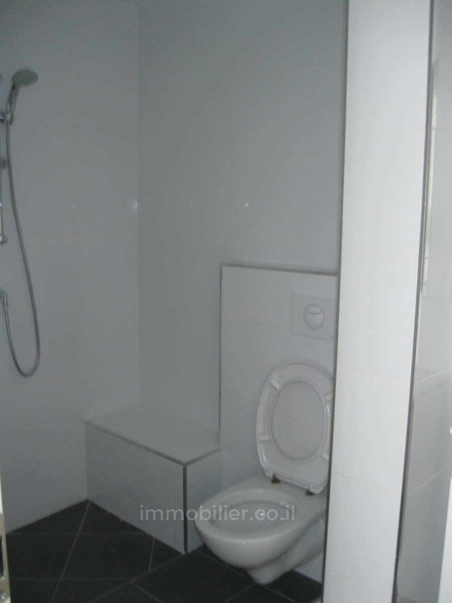 Apartamento 2.5 cômodos Jerusalém Centro da cidade 245-IBL-1939