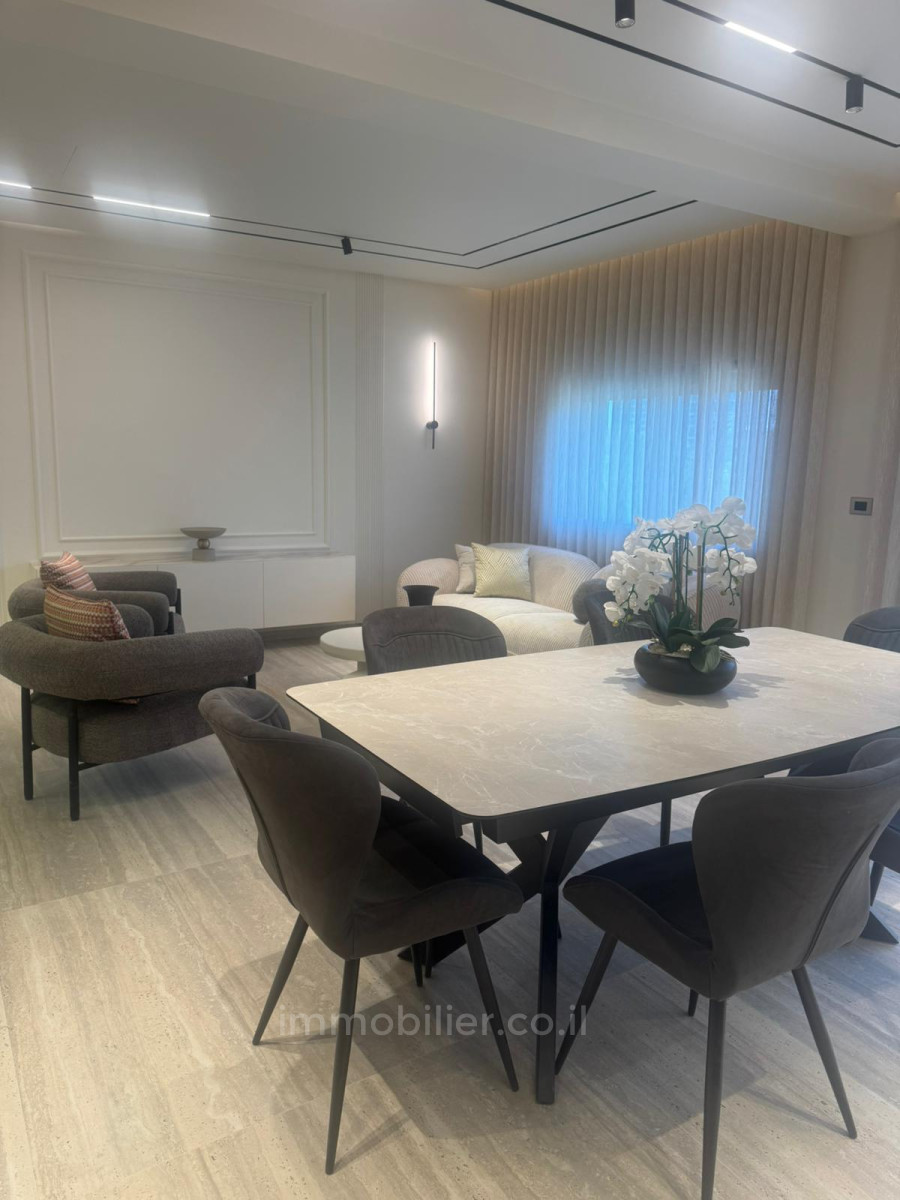 Apartamento 4 cômodos Jerusalém Centro da cidade 245-IBL-1943