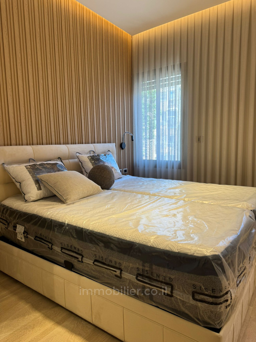 Apartamento 4 cômodos Jerusalém Centro da cidade 245-IBL-1943