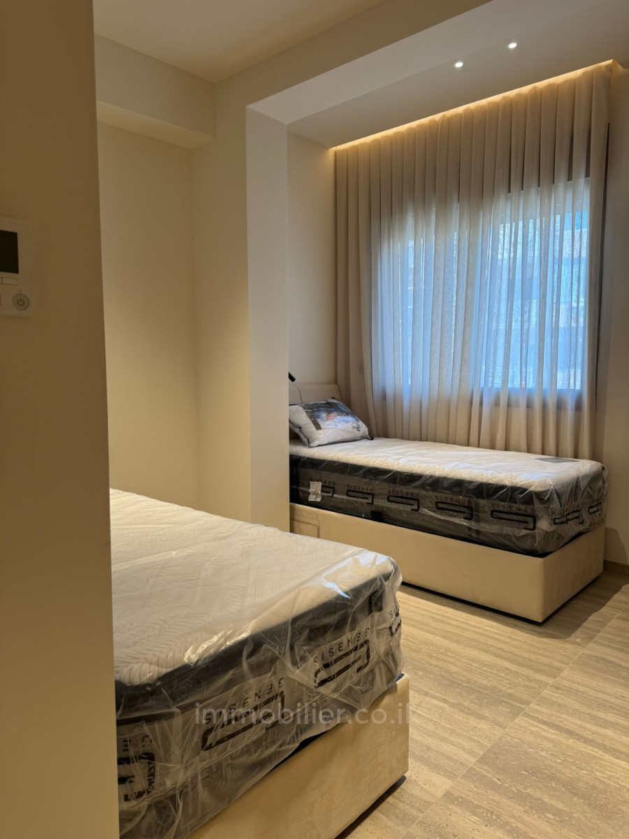 Apartamento 4 cômodos Jerusalém Centro da cidade 245-IBL-1943