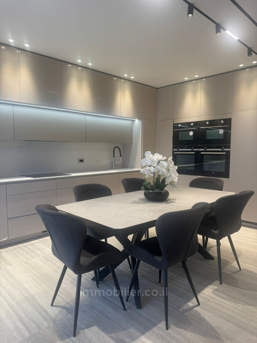 Apartamento 4 cômodos Jerusalém Centro da cidade 245-IBL-1943