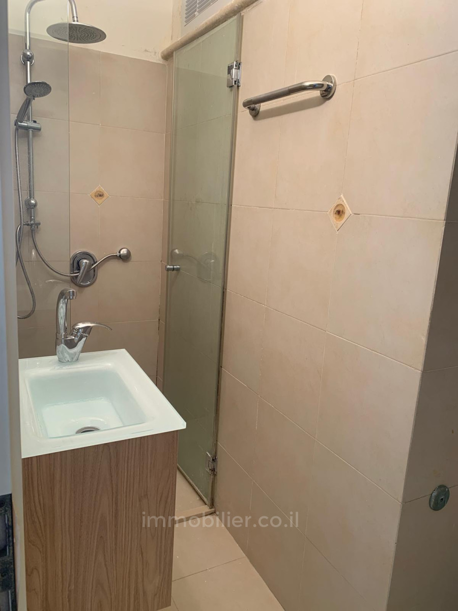 Apartamento 4 cômodos Tel Aviv Neve Shaanan 245-IBL-1953