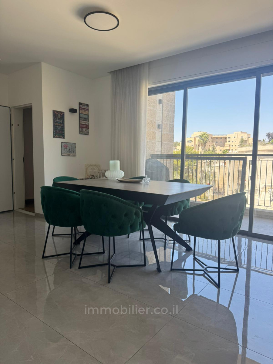 Apartamento 3 cômodos Jerusalém Moshava Germanit 245-IBL-1954