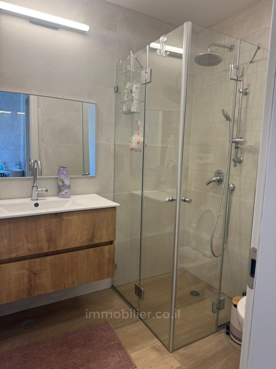 Apartamento 3 cômodos Jerusalém Moshava Germanit 245-IBL-1954