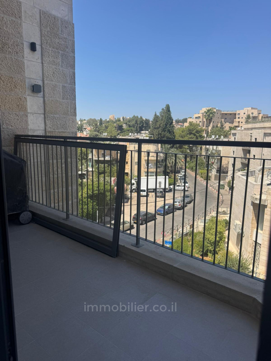 Apartamento 3 cômodos Jerusalém Moshava Germanit 245-IBL-1954