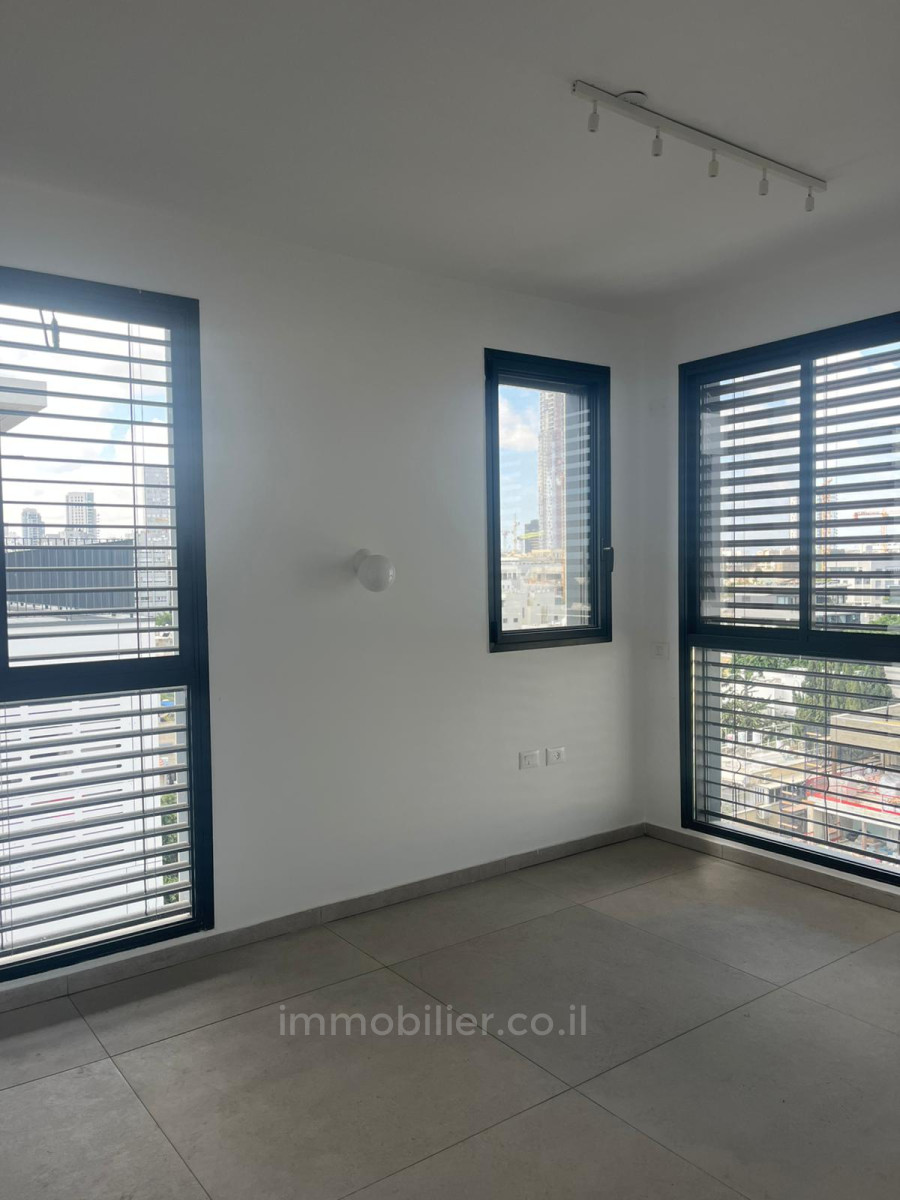 Cobertura 4 cômodos Tel Aviv tel aviv north 245-IBL-1957