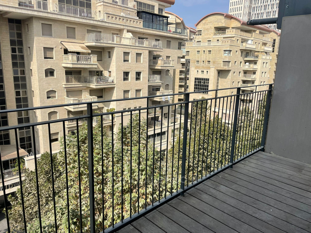 Apartamento 4 cômodos Jerusalém Kiryat haleum 245-IBL-1960
