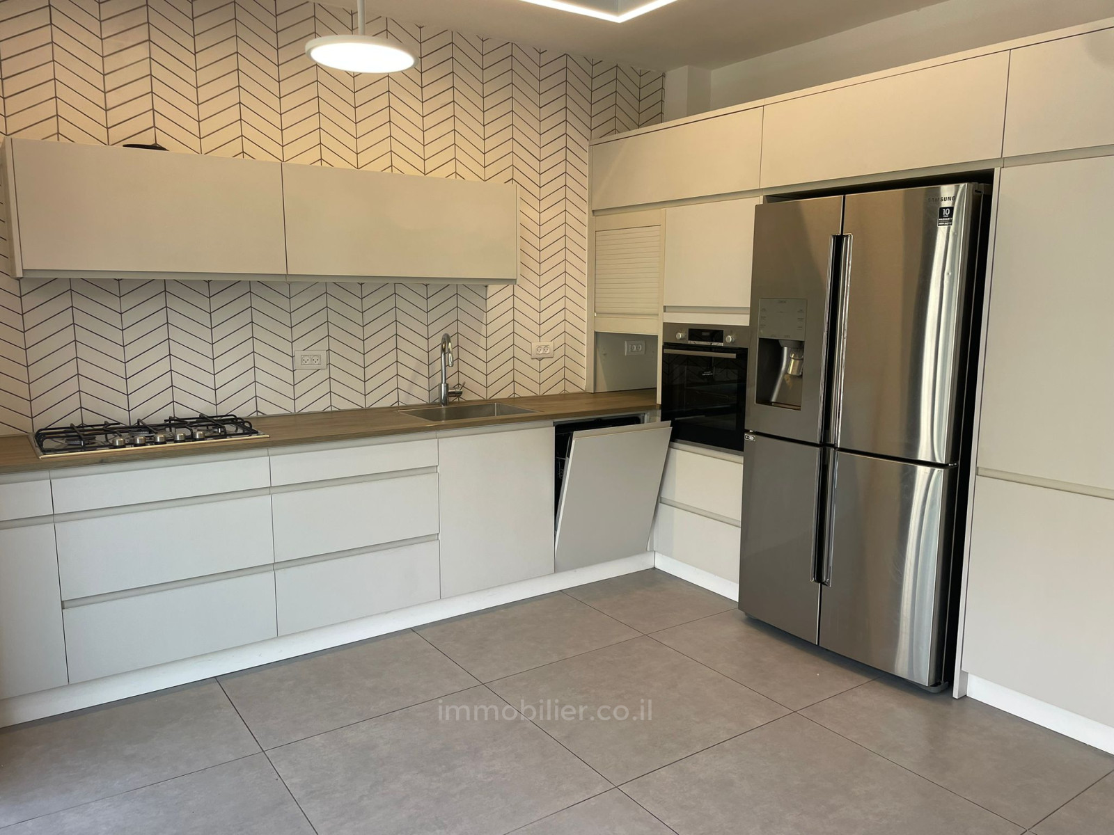 Apartamento 4 cômodos Jerusalém Kiryat haleum 245-IBL-1960