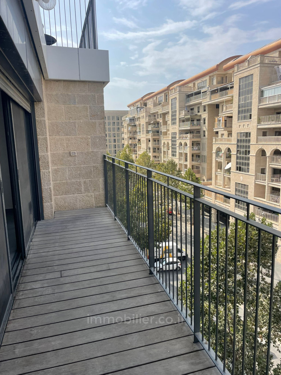 Apartamento 4 cômodos Jerusalém Kiryat haleum 245-IBL-1960