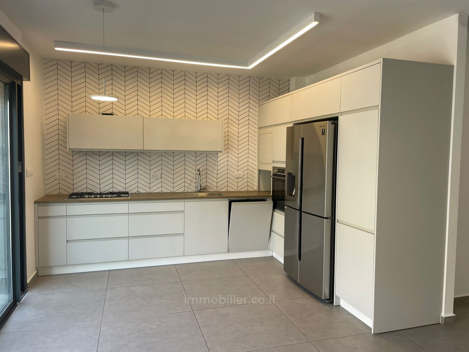 Apartamento 4 cômodos Jerusalém Kiryat haleum 245-IBL-1960