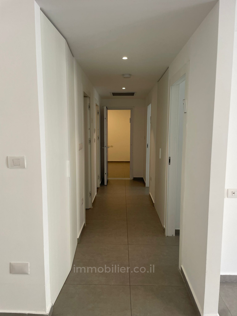 Apartamento 4 cômodos Jerusalém Kiryat haleum 245-IBL-1960