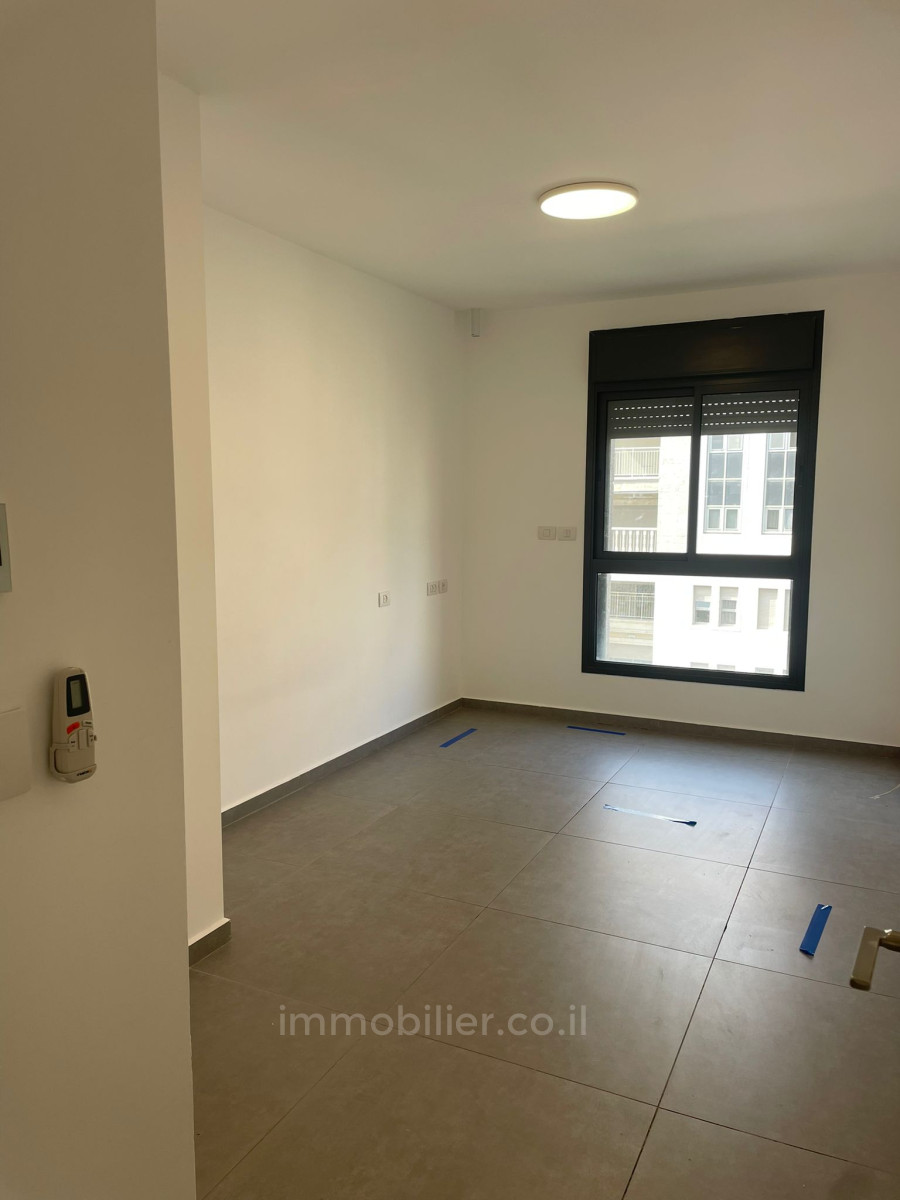 Apartamento 4 cômodos Jerusalém Kiryat haleum 245-IBL-1960