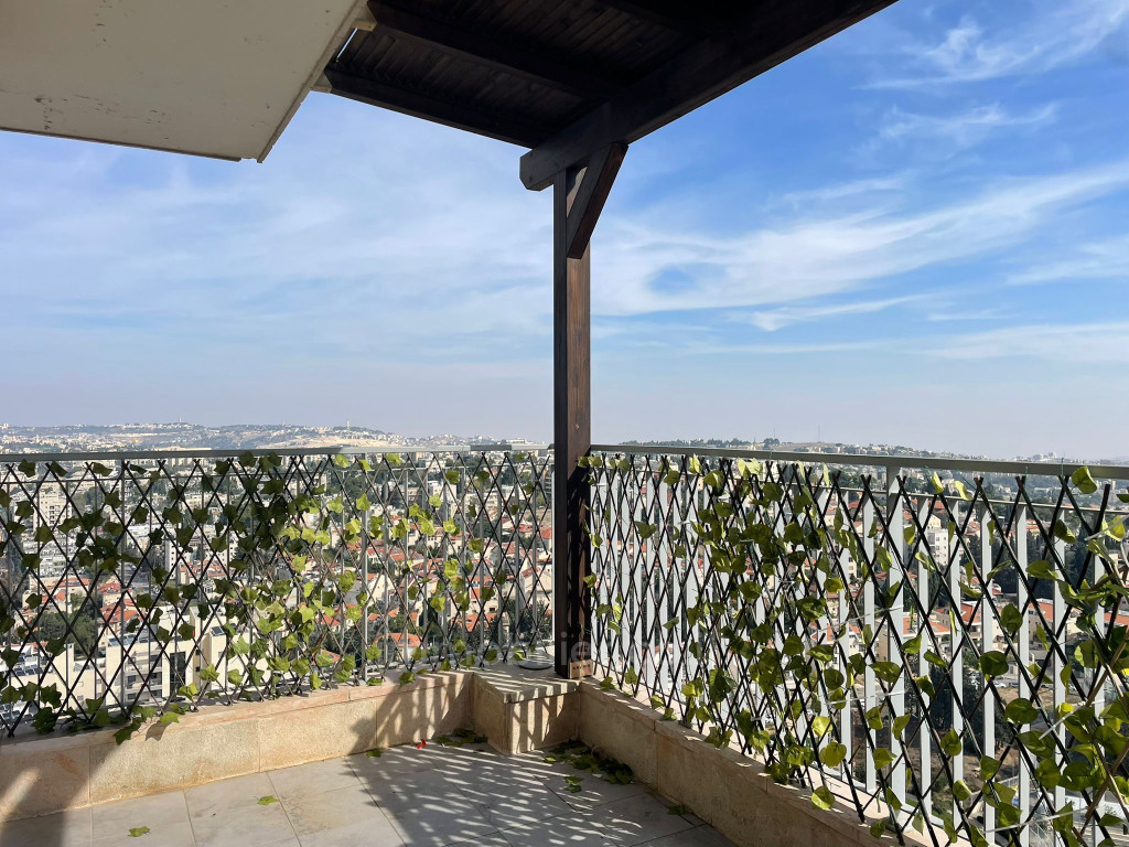 Apartamento 4 cômodos Jerusalém Baka 245-IBL-1962